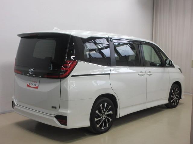 ノア ハイブリッドＳ－Ｚ　フルセグ　メモリーナビ　ＤＶＤ再生　後席モニター　バックカメラ　衝突被害軽減システム　ＥＴＣ　両側電動スライド　ＬＥＤヘッドランプ　乗車定員７人　３列シート（5枚目）