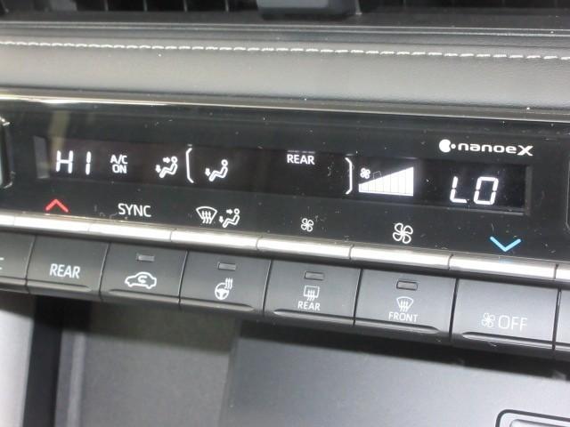 ノア ハイブリッドＳ－Ｚ　フルセグ　メモリーナビ　ＤＶＤ再生　後席モニター　バックカメラ　衝突被害軽減システム　ＥＴＣ　両側電動スライド　ＬＥＤヘッドランプ　乗車定員７人　３列シート（19枚目）