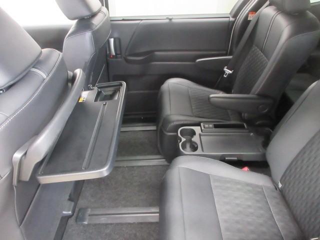 ノア ハイブリッドＳ－Ｚ　フルセグ　メモリーナビ　ＤＶＤ再生　後席モニター　バックカメラ　衝突被害軽減システム　ＥＴＣ　両側電動スライド　ＬＥＤヘッドランプ　乗車定員７人　３列シート（27枚目）