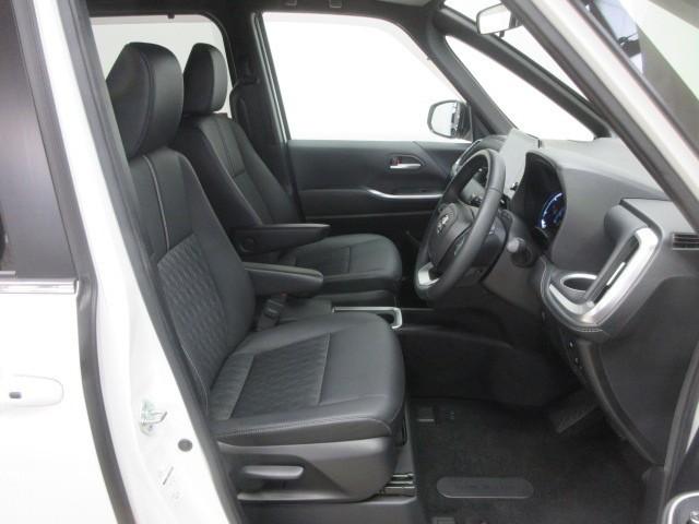 ノア ハイブリッドＳ－Ｚ　フルセグ　メモリーナビ　ＤＶＤ再生　後席モニター　バックカメラ　衝突被害軽減システム　ＥＴＣ　両側電動スライド　ＬＥＤヘッドランプ　乗車定員７人　３列シート（28枚目）