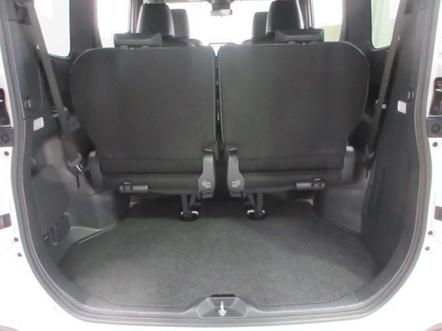 ノア ハイブリッドＳ－Ｚ　フルセグ　メモリーナビ　ＤＶＤ再生　後席モニター　バックカメラ　衝突被害軽減システム　ＥＴＣ　両側電動スライド　ＬＥＤヘッドランプ　乗車定員７人　３列シート（32枚目）
