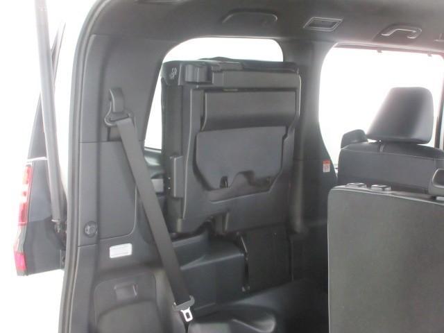 ノア ハイブリッドＳ－Ｚ　フルセグ　メモリーナビ　ＤＶＤ再生　後席モニター　バックカメラ　衝突被害軽減システム　ＥＴＣ　両側電動スライド　ＬＥＤヘッドランプ　乗車定員７人　３列シート（34枚目）