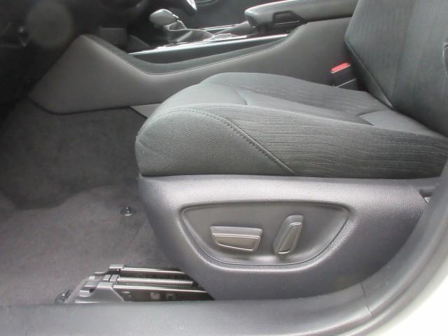 クラウンハイブリッド Ｇ　フルセグ　メモリーナビ　ＤＶＤ再生　バックカメラ　衝突被害軽減システム　ＥＴＣ　ＬＥＤヘッドランプ（24枚目）