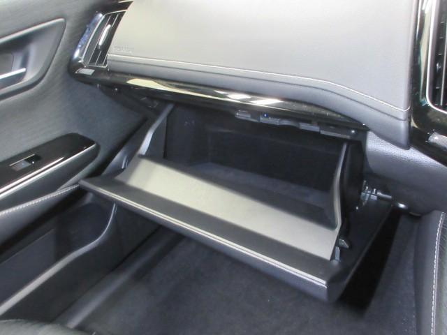 クラウンハイブリッド Ｇ　フルセグ　メモリーナビ　ＤＶＤ再生　バックカメラ　衝突被害軽減システム　ＥＴＣ　ＬＥＤヘッドランプ（28枚目）