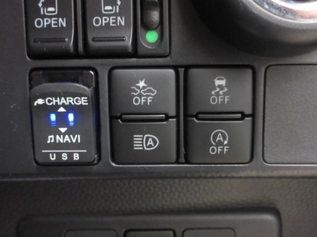 トール カスタムＧ　リミテッド　ＳＡＩＩＩ　フルセグ　メモリーナビ　ＤＶＤ再生　バックカメラ　衝突被害軽減システム　ＥＴＣ　ドラレコ　両側電動スライド　ＬＥＤヘッドランプ　アイドリングストップ（11枚目）