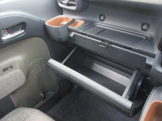 シエンタ ハイブリッドZ フルセグ メモリーナビ バックカメラ 衝突被害軽減システム ETC ドラレコ 両側電動スライド LEDヘッドランプ 乗車定員7人 3列シート(28枚目)