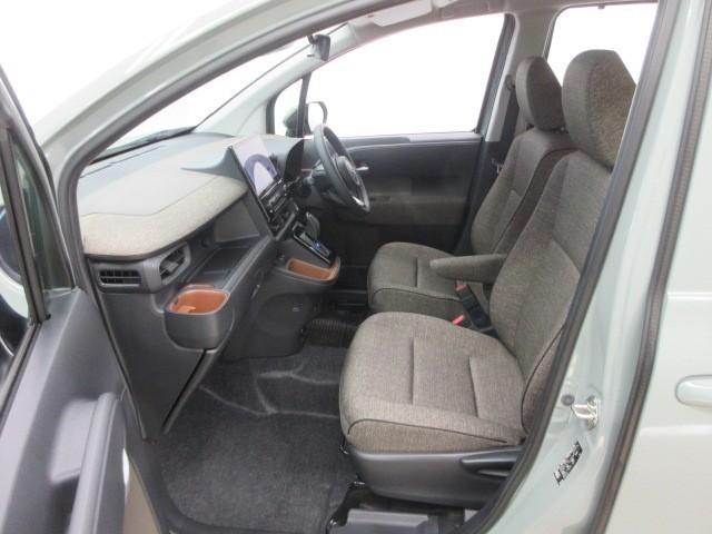 シエンタ ハイブリッドZ フルセグ メモリーナビ バックカメラ 衝突被害軽減システム ETC ドラレコ 両側電動スライド LEDヘッドランプ 乗車定員7人 3列シート(30枚目)