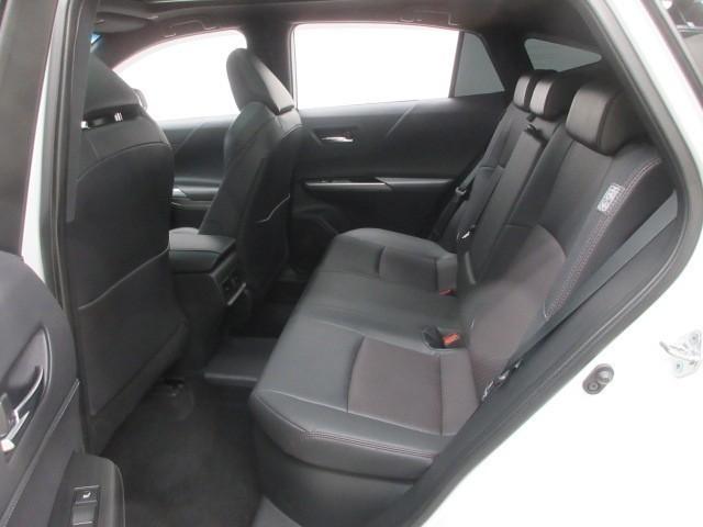 ハリアーＰＨＥＶ Ｚ　革シート　サンルーフ　４ＷＤ　フルセグ　メモリーナビ　バックカメラ　衝突被害軽減システム　ＥＴＣ　ドラレコ　ＬＥＤヘッドランプ　フルエアロ（32枚目）