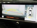 パノラミックビューモニター付きです。車両を上から見たような映像をディスプレイオーディオ画面に表示。運転席からの目視だけでは見にくい、車両周辺の状況をリアルタイムでしっかり確認できます。