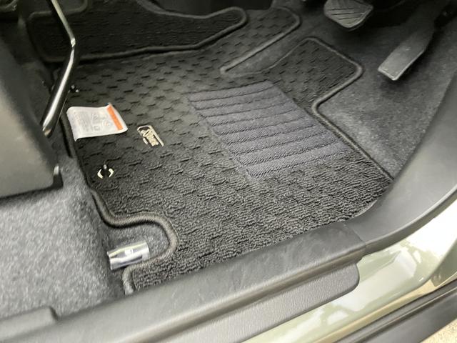 クロスビー ＨＹＢＲＩＤ　ＭＺ　３型　元試乗車　フルタイム４ＷＤ／６ＡＴ（75枚目）