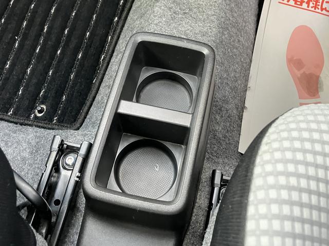 �Z���^�[�R���\�[���̃h�����N�z���_�[�ł��B