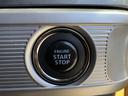 ブレーキを踏みながらエンジンスイッチを押すだけでエンジンの始動が可能です!
