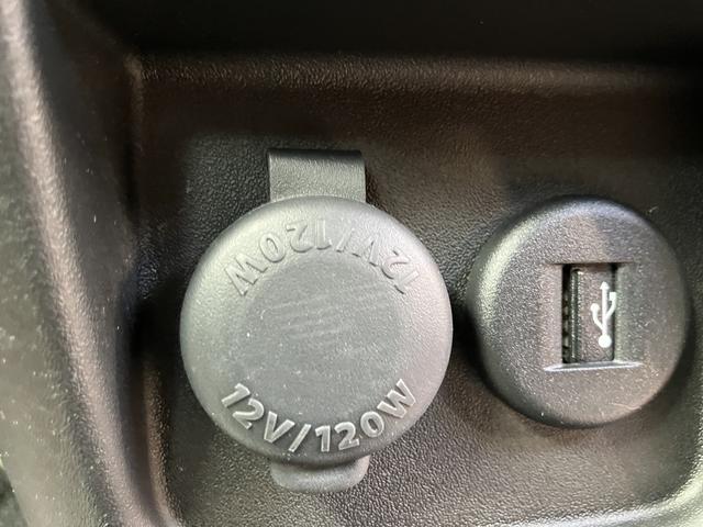 ������ɂ̓A�N�Z�T���[�\�P�b�g���t���Ă��܂�