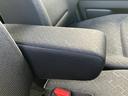 運転席側のアームレストです。