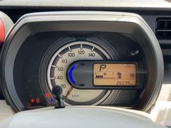 燃費効率が良い運転状態になるとメーターの照明がエコドライブをサポートします。 2