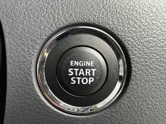 ブレーキを踏みながらエンジンスイッチを押すだけでエンジンの始動が可能です！ 6