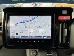 �֤����庸���ˣ��ĤΥ��������֡��֤򿿾夫�鸫���褦�ʱ�����Ǥ��Ф��Ƥ���륫���ʥӥ���������ա� 3