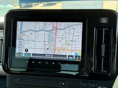 �֤����庸���ˣ��ĤΥ��������֡��֤򿿾夫�鸫���褦�ʱ�����Ǥ��Ф��Ƥ���륫���ʥӥ���������ա� 2