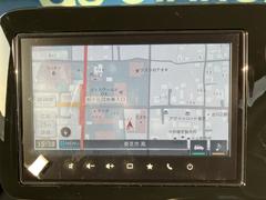 �֤����庸���ˣ��ĤΥ��������֡��֤򿿾夫�鸫���褦�ʱ�����Ǥ��Ф��Ƥ���륫���ʥӥ���������ա� 3