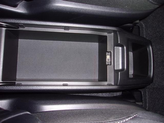 ヴォクシー ハイブリッドＺＳ　煌ＩＩ　フルセグ　メモリーナビ　ＤＶＤ再生　バックカメラ　衝突被害軽減システム　ＥＴＣ　両側電動スライド　ＬＥＤヘッドランプ　乗車定員７人　３列シート　ロングラン保証あり　トヨタ認定中古車（32枚目）