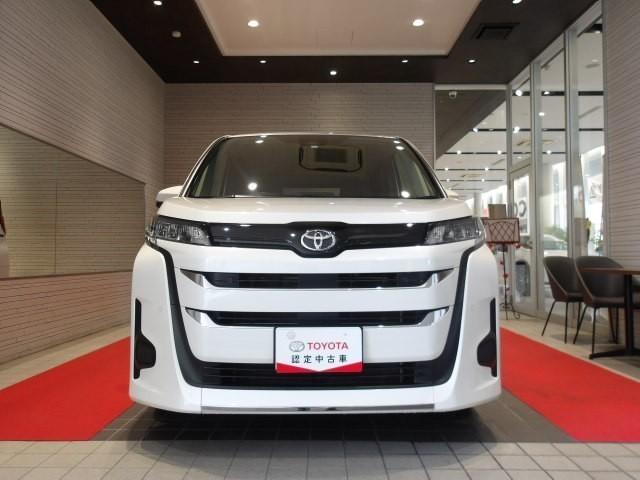 ノア Ｇ　トヨタ認定中古車　先進ライト　ミュージックプレイヤー接続可　バックカメラ　衝突被害軽減システム　ＥＴＣ　両側電動スライド　ＬＥＤヘッドランプ　ウオークスルー　乗車定員７人　３列シート　ワンオーナー（2枚目）