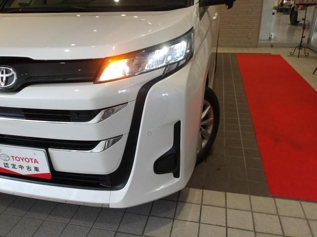 ノア Ｇ　トヨタ認定中古車　先進ライト　ミュージックプレイヤー接続可　バックカメラ　衝突被害軽減システム　ＥＴＣ　両側電動スライド　ＬＥＤヘッドランプ　ウオークスルー　乗車定員７人　３列シート　ワンオーナー（3枚目）