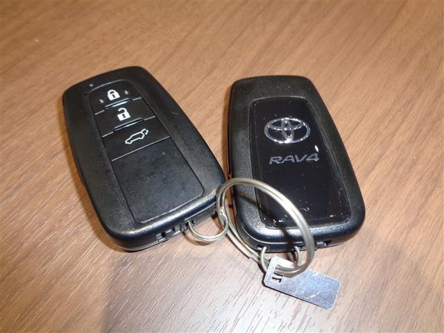RAV4 G Zパッケージ トヨタ認定中古車 キック式パワーバックドア 4WD デジタルインナーミラー フルセグ メモリーナビ DVD再生 バックカメラ 衝突被害軽減システム ETC LEDヘッドランプ ワンオーナー(34枚目)
