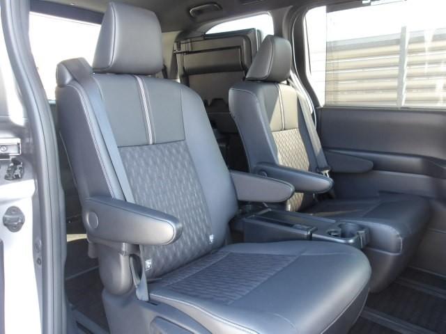 ノア ハイブリッドS-Z 元試乗車 トヨタ認定中古車 バックカメラ 衝突被害軽減システム ETC 両側電動スライド LEDヘッドランプ 乗車定員7人 3列シート(31枚目)