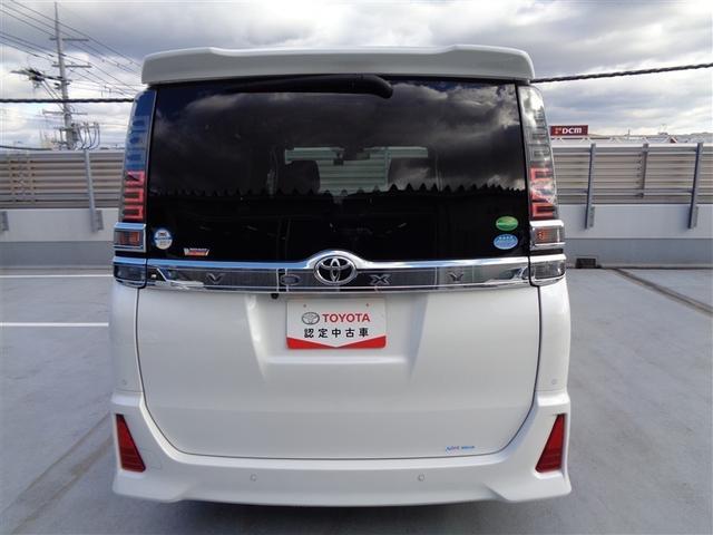 ヴォクシー ＺＳ　煌ＩＩ　トヨタ認定中古車　フルセグ　メモリーナビ　ＤＶＤ再生　バックカメラ　衝突被害軽減システム　ＥＴＣ　ドラレコ　両側電動スライド　ＬＥＤヘッドランプ　ウオークスルー　乗車定員７人　３列シート　ワンオーナー（12枚目）