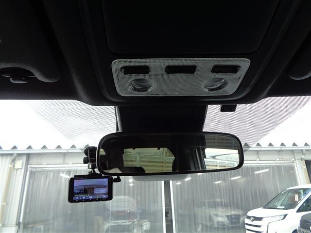 ヴォクシー ＺＳ　煌ＩＩ　トヨタ認定中古車　フルセグ　メモリーナビ　ＤＶＤ再生　バックカメラ　衝突被害軽減システム　ＥＴＣ　ドラレコ　両側電動スライド　ＬＥＤヘッドランプ　ウオークスルー　乗車定員７人　３列シート　ワンオーナー（22枚目）