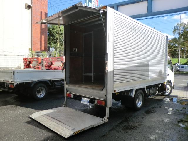 トヨエース ２トンロングアルミバン　跳ね上げ式パワーゲート　６速ＡＴ　バックカメラ・ＥＴＣ車載器・社外ポータブルナビ　バックカメラ・社外オーディオ（4枚目）