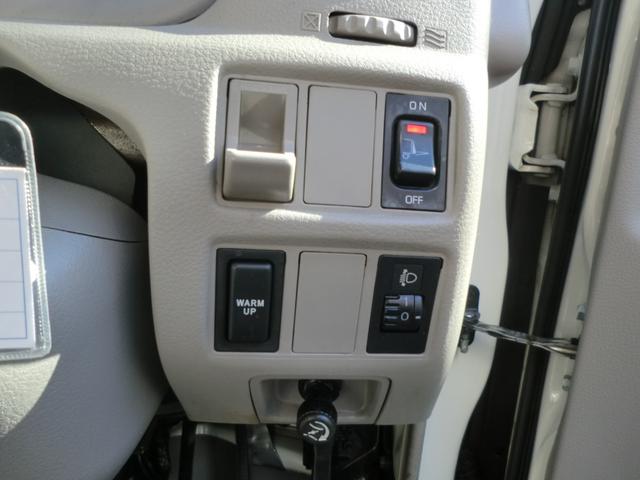 トヨエース ２トンロングアルミバン　跳ね上げ式パワーゲート　６速ＡＴ　バックカメラ・ＥＴＣ車載器・社外ポータブルナビ　バックカメラ・社外オーディオ（12枚目）