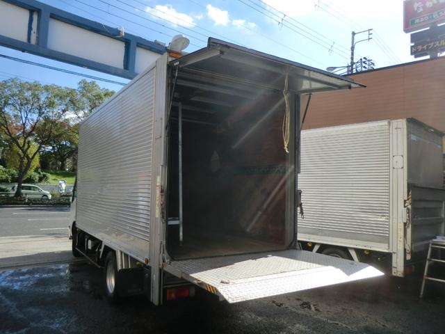 トヨエース ２トンロングアルミバン　跳ね上げ式パワーゲート　６速ＡＴ　バックカメラ・ＥＴＣ車載器・社外ポータブルナビ　バックカメラ・社外オーディオ（23枚目）