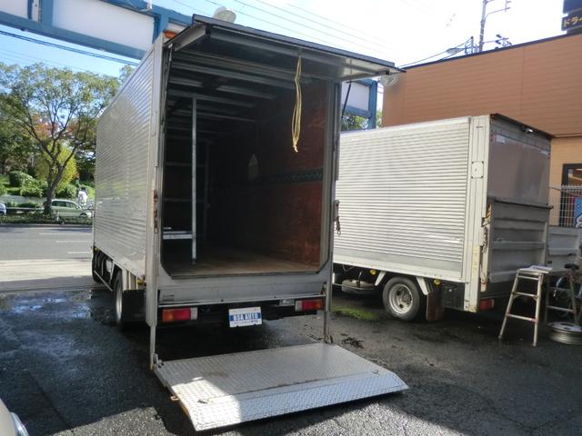 トヨエース ２トンロングアルミバン　跳ね上げ式パワーゲート　６速ＡＴ　バックカメラ・ＥＴＣ車載器・社外ポータブルナビ　バックカメラ・社外オーディオ（24枚目）