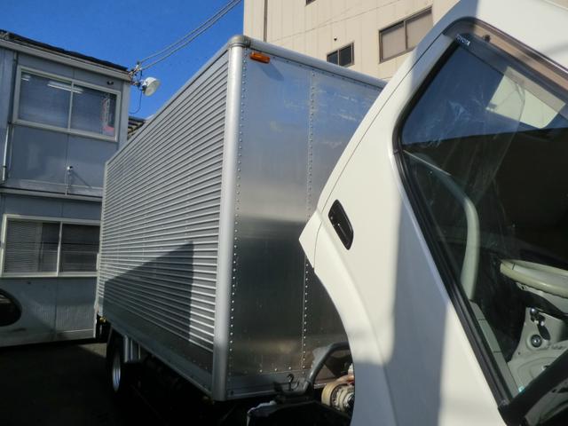 トヨエース ２トンロングアルミバン　跳ね上げ式パワーゲート　６速ＡＴ　バックカメラ・ＥＴＣ車載器・社外ポータブルナビ　バックカメラ・社外オーディオ（32枚目）