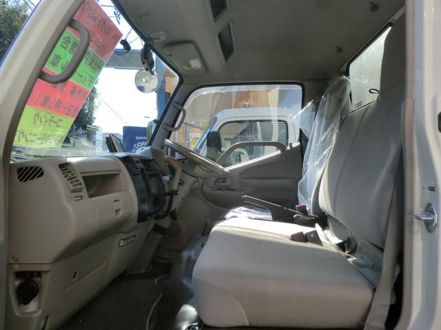 トヨエース ２トンロングアルミバン　跳ね上げ式パワーゲート　６速ＡＴ　バックカメラ・ＥＴＣ車載器・社外ポータブルナビ　バックカメラ・社外オーディオ（38枚目）