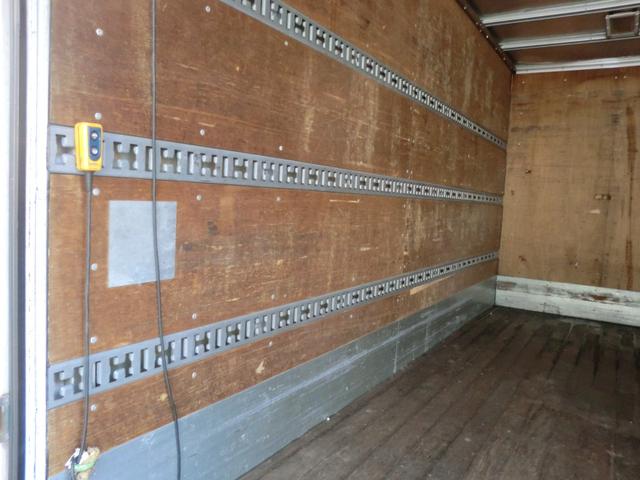 デュトロ 　フロア６速ＡＴ　社外バックカメラ・モニター　ＥＴＣ　準中型免許（５トン未満限定）適合車（5枚目）