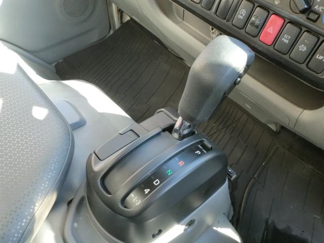 デュトロ 　フロア６速ＡＴ　社外バックカメラ・モニター　ＥＴＣ　準中型免許（５トン未満限定）適合車（15枚目）