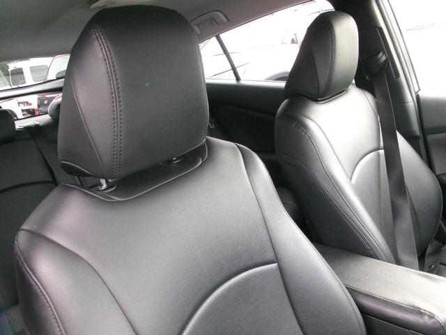 プリウス Ｓ　エアコン　パワステ　パワーウインドウ　エアバック　ＥＴＣ　スマートキー　プッシュスタート　レザーシートカバー　ＳＤナビ　地デジ　１年保証距離無制限保証（8枚目）