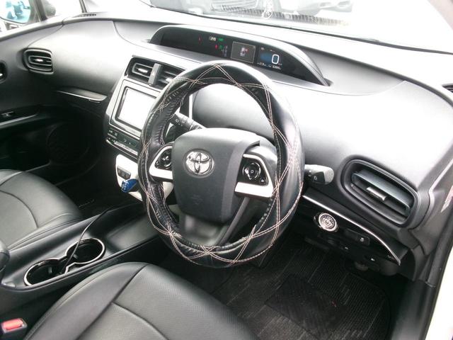 プリウス Ｓ　エアコン　パワステ　パワーウインドウ　エアバック　ＥＴＣ　スマートキー　プッシュスタート　レザーシートカバー　ＳＤナビ　地デジ　１年保証距離無制限保証（9枚目）