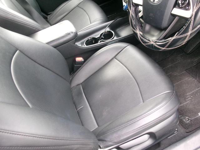 プリウス Ｓ　エアコン　パワステ　パワーウインドウ　エアバック　ＥＴＣ　スマートキー　プッシュスタート　レザーシートカバー　ＳＤナビ　地デジ　１年保証距離無制限保証（10枚目）