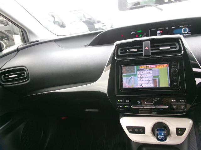 プリウス Ｓ　エアコン　パワステ　パワーウインドウ　エアバック　ＥＴＣ　スマートキー　プッシュスタート　レザーシートカバー　ＳＤナビ　地デジ　１年保証距離無制限保証（12枚目）