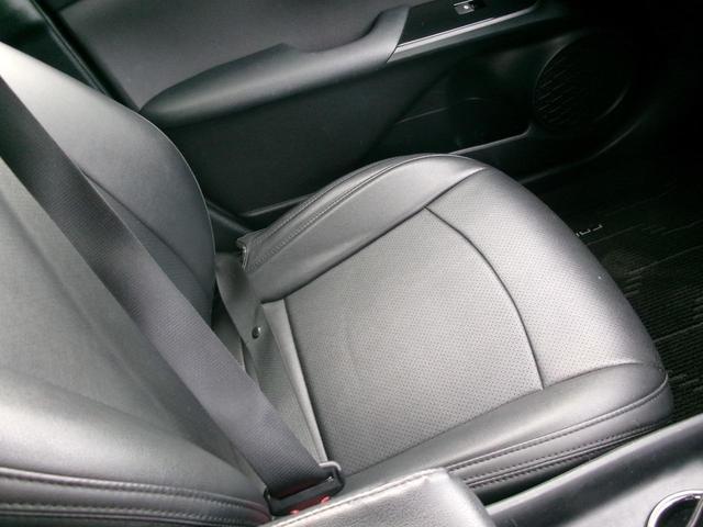 プリウス Ｓ　エアコン　パワステ　パワーウインドウ　エアバック　ＥＴＣ　スマートキー　プッシュスタート　レザーシートカバー　ＳＤナビ　地デジ　１年保証距離無制限保証（14枚目）