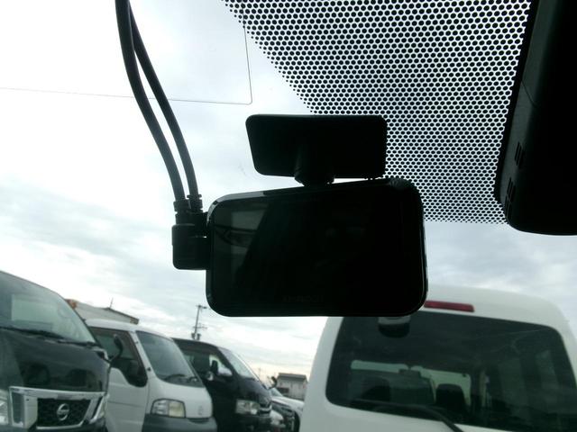 プリウス Ｓ　エアコン　パワステ　パワーウインドウ　エアバック　ＥＴＣ　スマートキー　プッシュスタート　レザーシートカバー　ＳＤナビ　地デジ　１年保証距離無制限保証（15枚目）