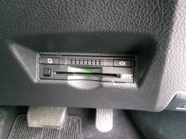 プリウス Ｓ　エアコン　パワステ　パワーウインドウ　エアバック　ＥＴＣ　スマートキー　プッシュスタート　レザーシートカバー　ＳＤナビ　地デジ　１年保証距離無制限保証（16枚目）