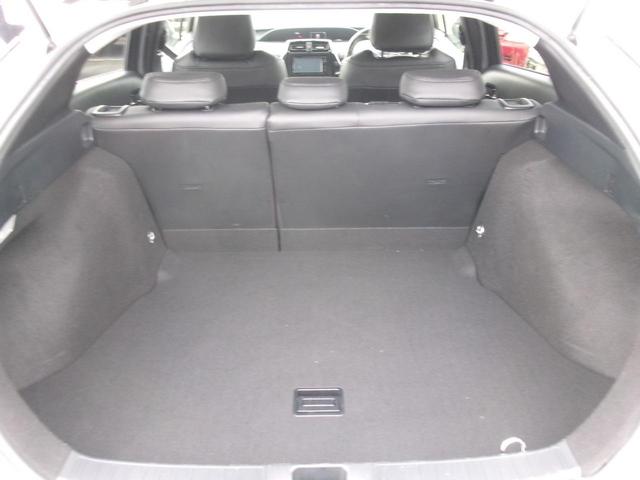 プリウス Ｓ　エアコン　パワステ　パワーウインドウ　エアバック　ＥＴＣ　スマートキー　プッシュスタート　レザーシートカバー　ＳＤナビ　地デジ　１年保証距離無制限保証（20枚目）