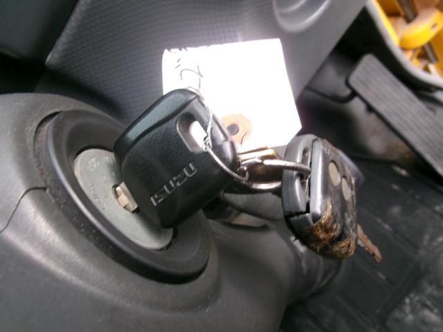 エルフトラック 　アルミバン　パワーゲート　リモコン　ワンオーナー　エアコン　パワステ　パワーウインドウ　エアバック　ディーゼルターボ　ラッシングレール　ＥＴＣ　純正風坊　バックカメラ（16枚目）