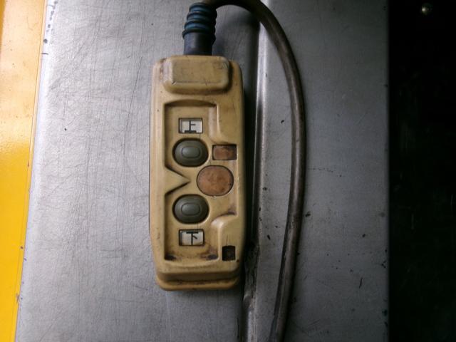 エルフトラック 　アルミバン　パワーゲート　リモコン　ワンオーナー　エアコン　パワステ　パワーウインドウ　エアバック　ディーゼルターボ　ラッシングレール　ＥＴＣ　純正風坊　バックカメラ（20枚目）