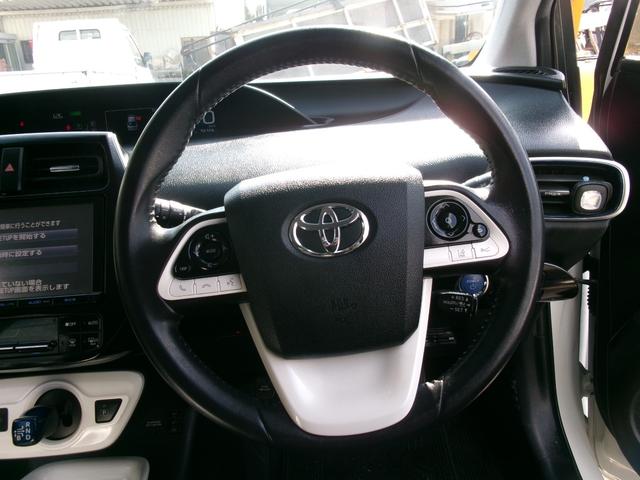 プリウス Ａツーリングセレクション　ワンオーナー　エアコン　パワステ　パワーウインドウ　エアバック　ＡＢＳ　ＢＳＭ　バックモニター　スマートキー　Ｗ６４ナビ地デジ　１年保証距離無制限（8枚目）