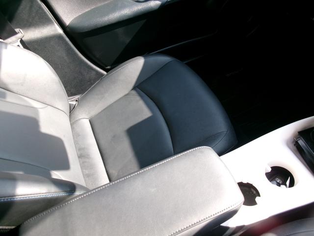 プリウス Ａツーリングセレクション　ワンオーナー　エアコン　パワステ　パワーウインドウ　エアバック　ＡＢＳ　ＢＳＭ　バックモニター　スマートキー　Ｗ６４ナビ地デジ　１年保証距離無制限（11枚目）